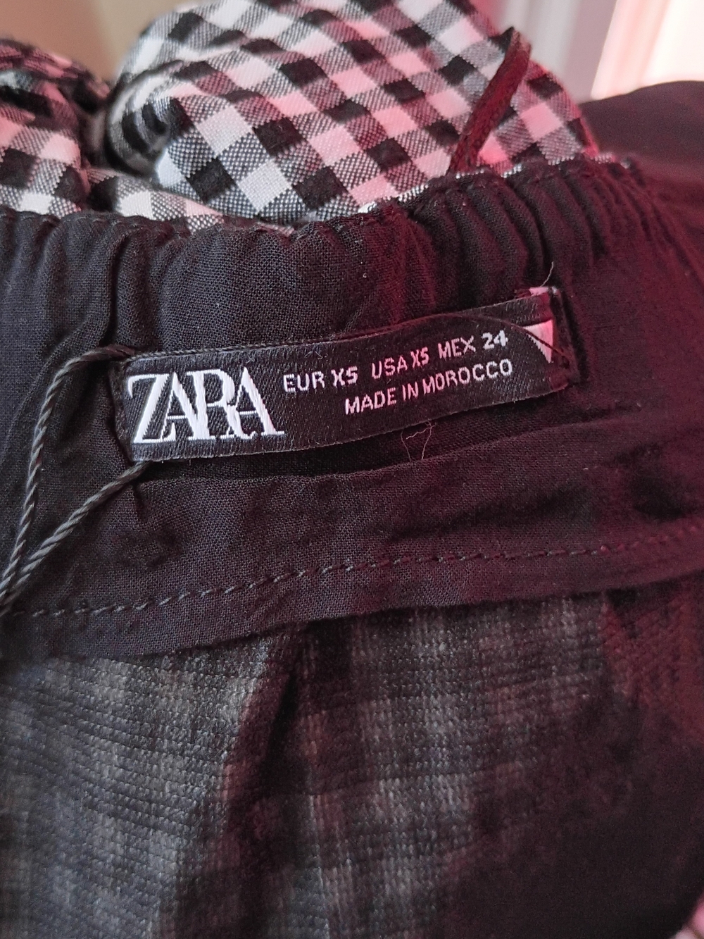 ZARA Men's Black Pants - Classic Everyday Fit